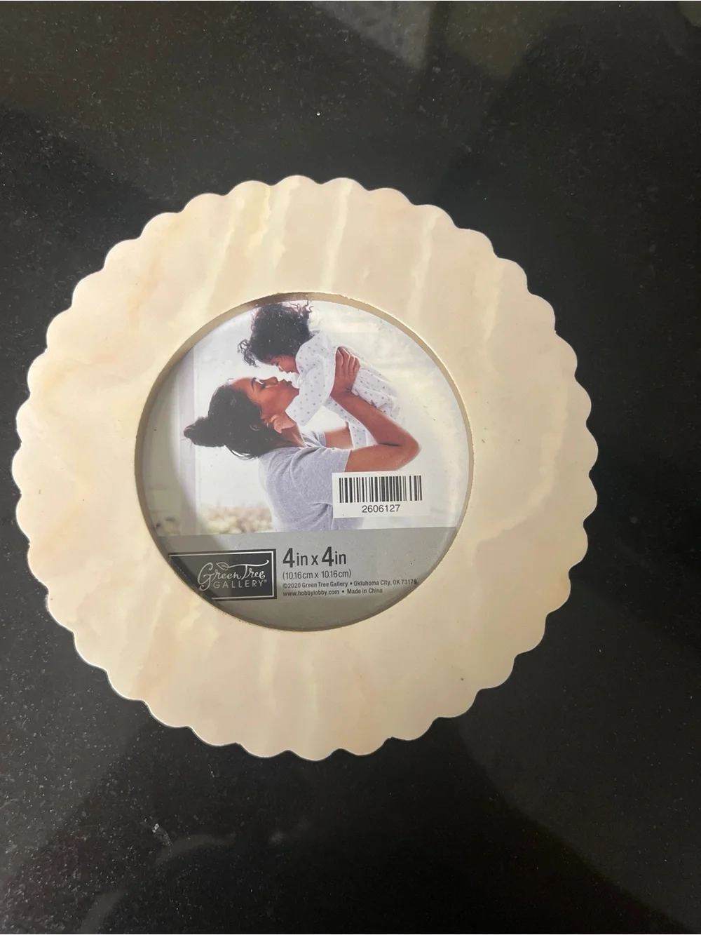 Green Tree Gallery Scalloped Round 4x4 Picture Frame Cream Gold NWOB